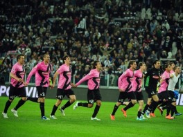 Nogometaši Juventusa proslavljaju pobjedu (Foto: AFP)