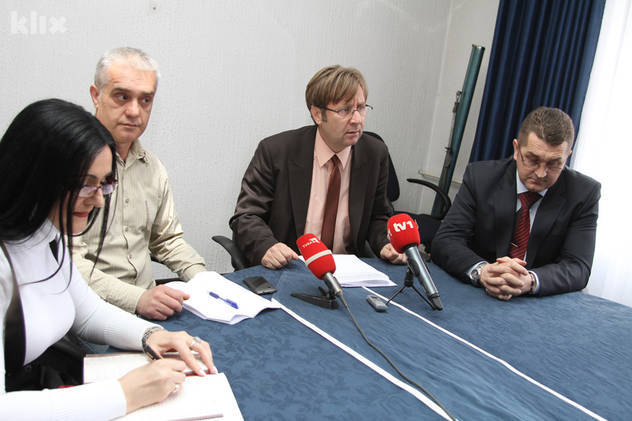 Detalj s press konferencije (Foto: Feđa Krvavac/Klix.ba)