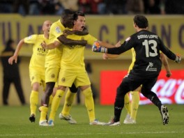 Igrači Villarreala slave pogodak (Foto: AFP)