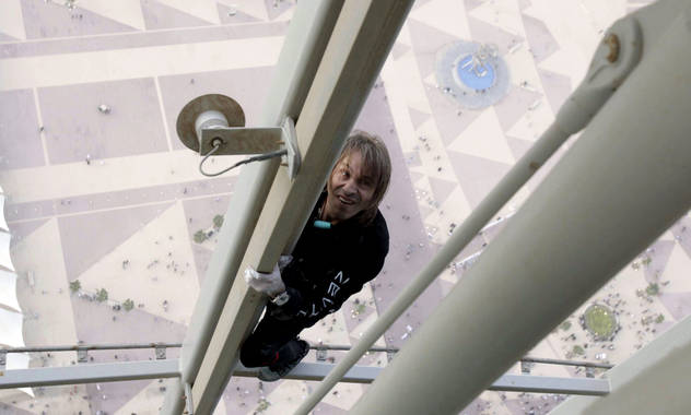 Francuski Spiderman uspješno savladao još jedan uspon (Foto: AFP)