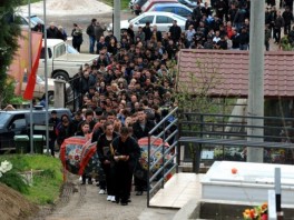 Sahrana ubijenih mladića (Foto: AFP)