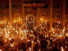 Paljenje "svetog ognja" tradicija stara 1.500 godina (Foto: AFP)