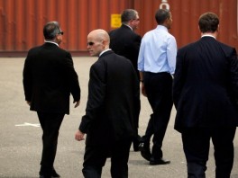 Agenti čuvaju Barcka Obamu (Foto: AFP)