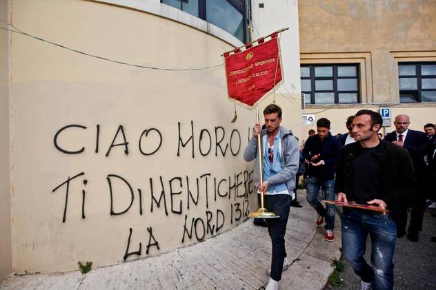 Prijatelji i navijači Livorna odaju počast Piermariju Morosiniju