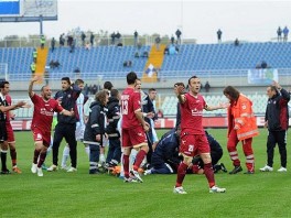 Trenutak kad je Morosini pao na teren u utakmici Serije B