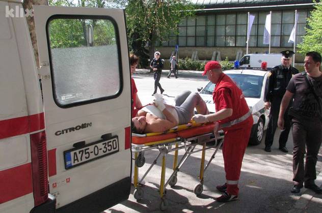 Ljekari dovode Hadžićevu na saslušanje (Foto: Darko Zabuš/Fotoservis)