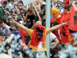 Deset hiljada Albanaca na protestima u Skoplju (Foto: AFP)
