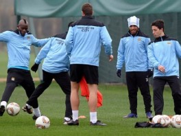 Igrači Cityja na treningu (Foto: AFP)
