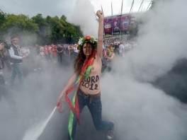 Aktivistice grupe Femen protestovale u Varšavi (Foto: AFP)