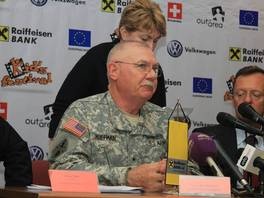 Gary Huffman, general NATO štaba
