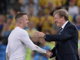 Rooney sa selektorom Hodgsonom nakon utakmice (Foto: AFP)