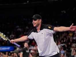 ATP Eastbourne: Roddick do 600. pobjede predajom