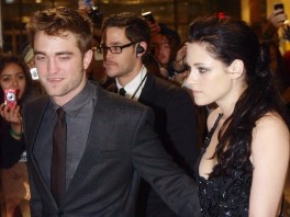 Robert Pattinson i Kristen Stewart (Foto: AFP)