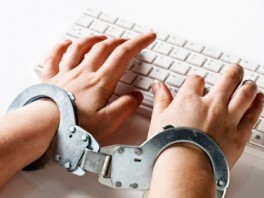 Rusija: Usvojen kontroverzni zakon o cenzuri interneta