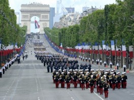 Vojna parada u Parizu (Foto: AFP)