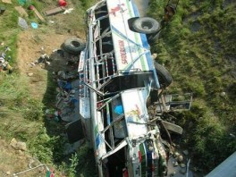 Najmanje 38 mrtvih u autobuskoj nesreći u Nepalu