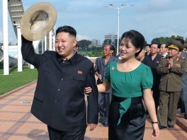 Kim Jong-un sa suprugom Ri Sol-Ju