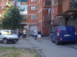 Građani Zenice u strahu izašli pred zgrade (Foto: Arhiv/Klix.ba)