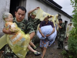 Evakuacija stanovništva (Foto: AFP)