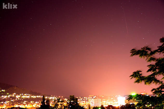 Meteor nad Sarajevom (Foto: Almir Panjeta/Klix.ba)