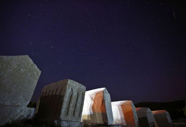 Meteor iznad Radimlje kod Stoca (Foto: Dado Ruvić/Reuters)