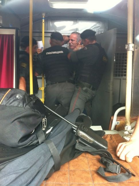 Policija hapsi Garyja Kasparova