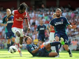 Arsenalovi se napadači nisu snašli bez Van Persieja (Foto: AFP)