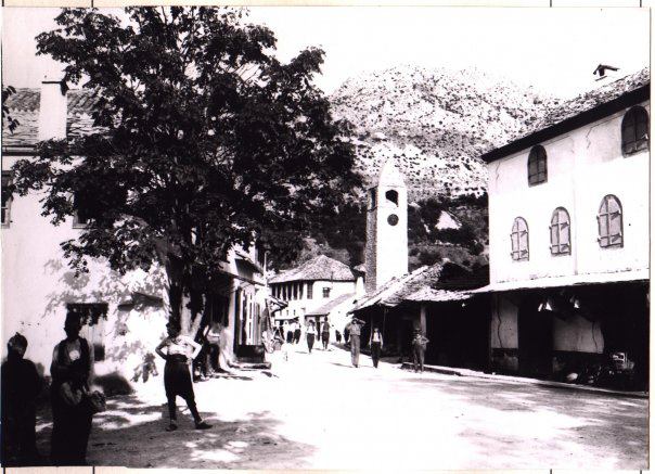 Fotografija sahat-kule snimljena oko 1900.