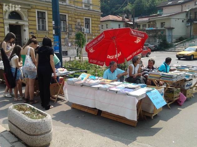Na sarajevskoj Drveniji godinama se prodaju polovni udžbenici (Foto: Klix.ba)