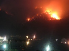 Pogled na požar na Prenju iz sela Glogošnica (Foto: Dženad Džino)