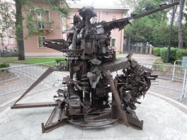 Impresivna željezna skulptura "Čovjek iz Sarajeva"