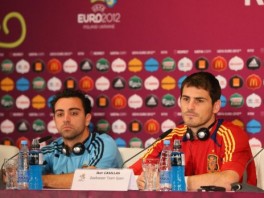 Xavi Hernandez i Iker Casillas (Foto: AFP)