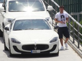 Leo Messi na trening došao u novom automobilu