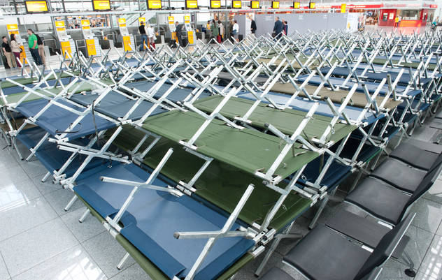 Pripremljeni kreveti za putnike na aerodromu Franz-Josef-Strauss u Minhenu (Foto: AFP)