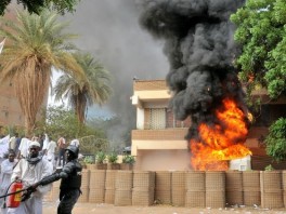Napad na Njemačku ambasadu (Foto: AFP)