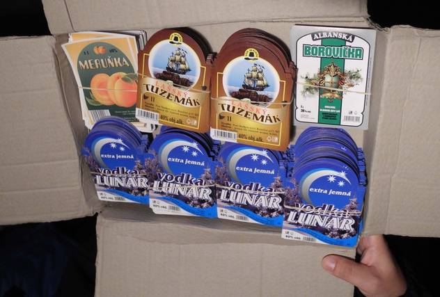 Etikete koje koriste ilegalne punonioce alkohola