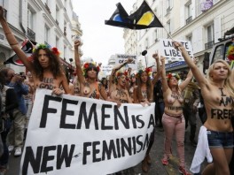Članice grupe Femen u Parizu (Foto: AFP)