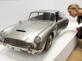 Replika Bondovog automobila (Foto: AFP)