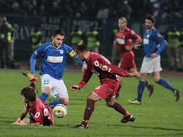 Detalj sa utakmice između Sarajeva i Željezničara na Koševu (Foto: Feđa Krvavac/Arhiv/Klix.ba
