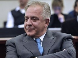 Ivo Sanader s osmijehom čeka presudu (Foto: AFP)