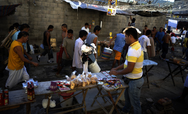 Razmjena dobara (Foto: AFP)