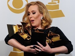 Adele prodala deset miliona primjeraka albuma "21"