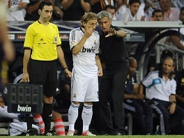 Luka Modrić i Jose Mourinho (Foto: AFP)