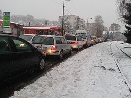Kolona iz Vogošće prema Sarajevu (Foto: Klix.ba)