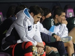 Casillas je meč pratio sa klupe (Foto: AFP)