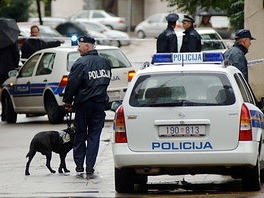 Ubio brata i sestru bivše supruge, a nju ranio