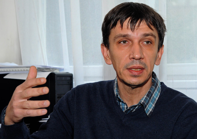Nermin Đapo, profesor sa Odsjeka za psihologiju Filozofskog fakulteta u Sarajevu, kaže da je mogućnost za prevare manja što su mentori više uključeni u rad studenata.
