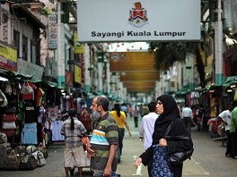 Turisti u Kuala Lumpuru (Foto: AFP)