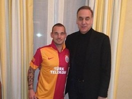 Sneijder u Istanbulu (Foto: Twitter)