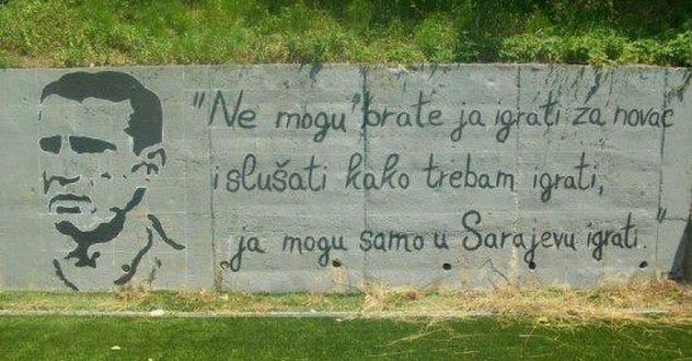 Grafit na pomoćnom terenu stadiona Koševo